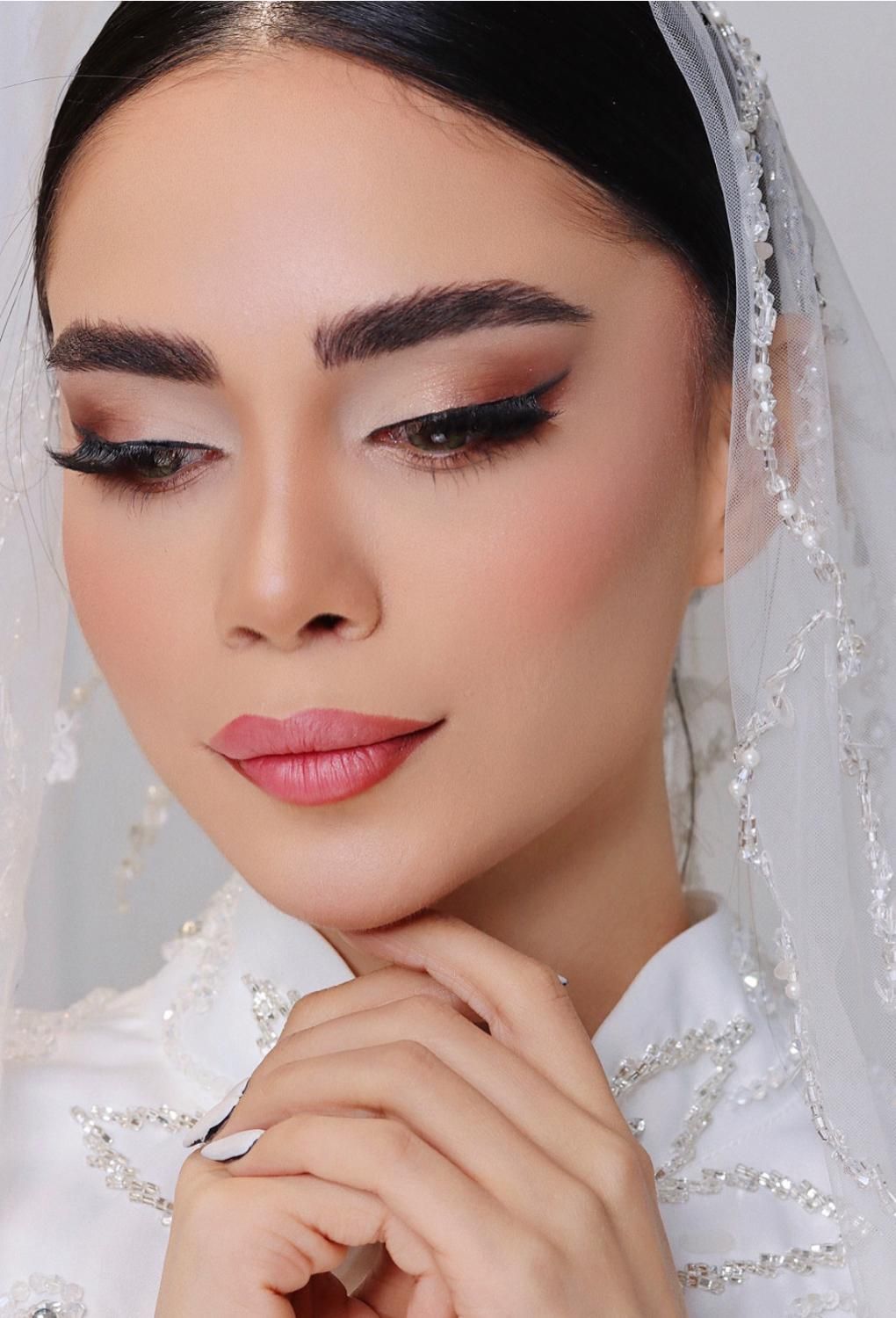 آموزش میکاپ و شنیون (با تخفیف ویژه یکماهه)|خدمات آرایشگری و زیبایی|ساری, |دیوار