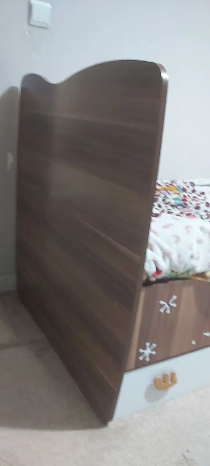 به علت جابجایی تخت و کمد کودک و نوجوان آپادانا|تخت و سرویس خواب|تهران, امامت|دیوار