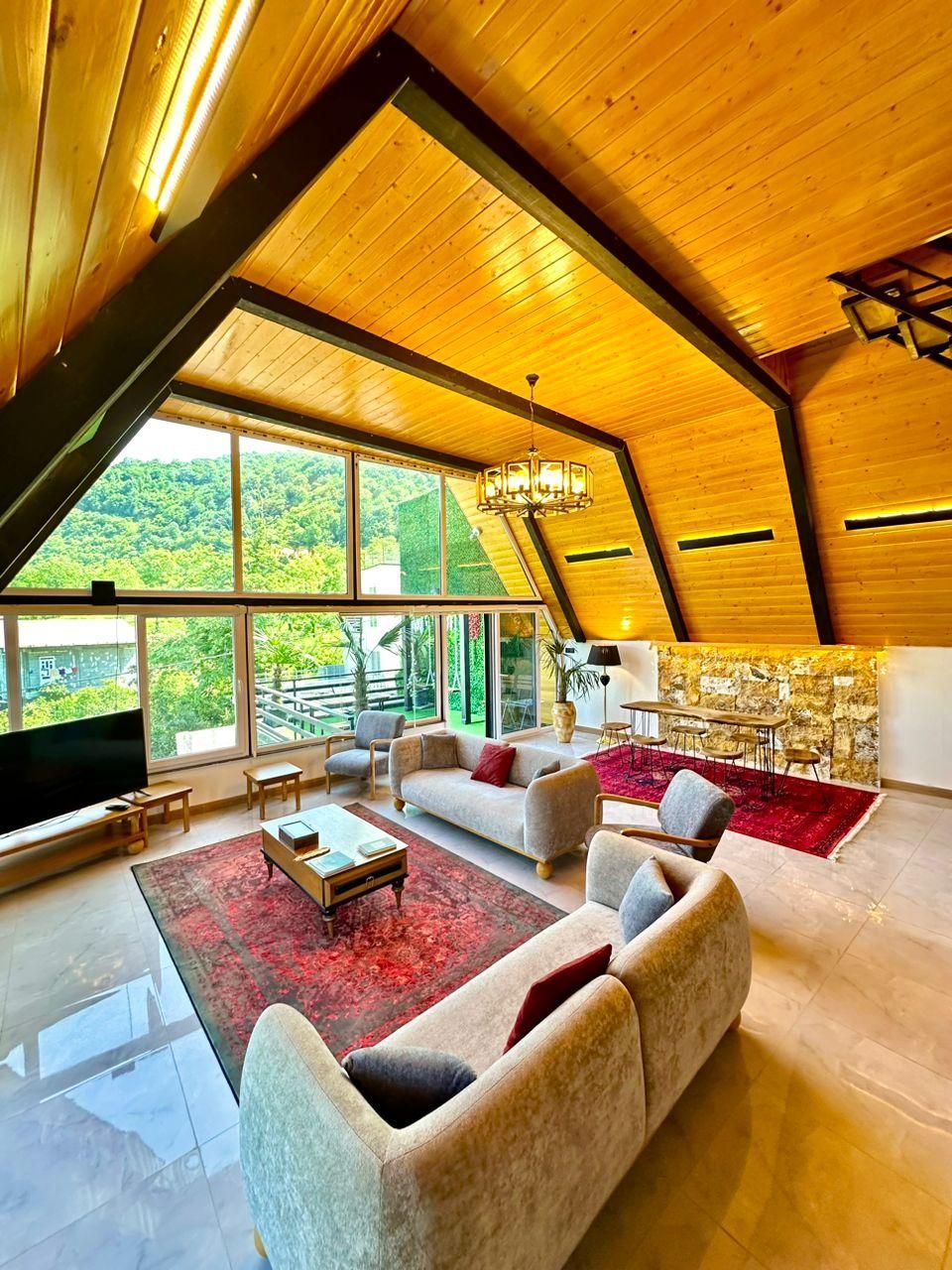 کلبه ۴خواب لاتانیا با استخر نقلی و جکوزی|اجارهٔ کوتاه‌مدت ویلا و باغ|رامسر, |دیوار