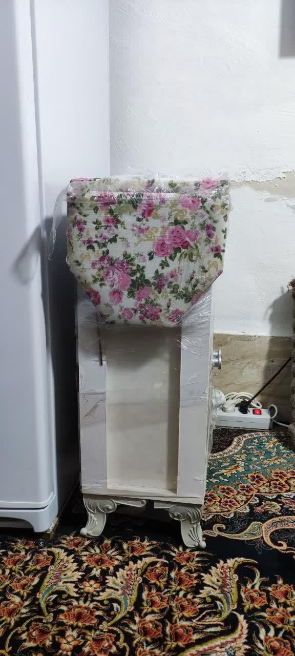 میز اتو وچرخ خیاطی|اتو و لوازم اتو|رشت, گلباغ نماز|دیوار