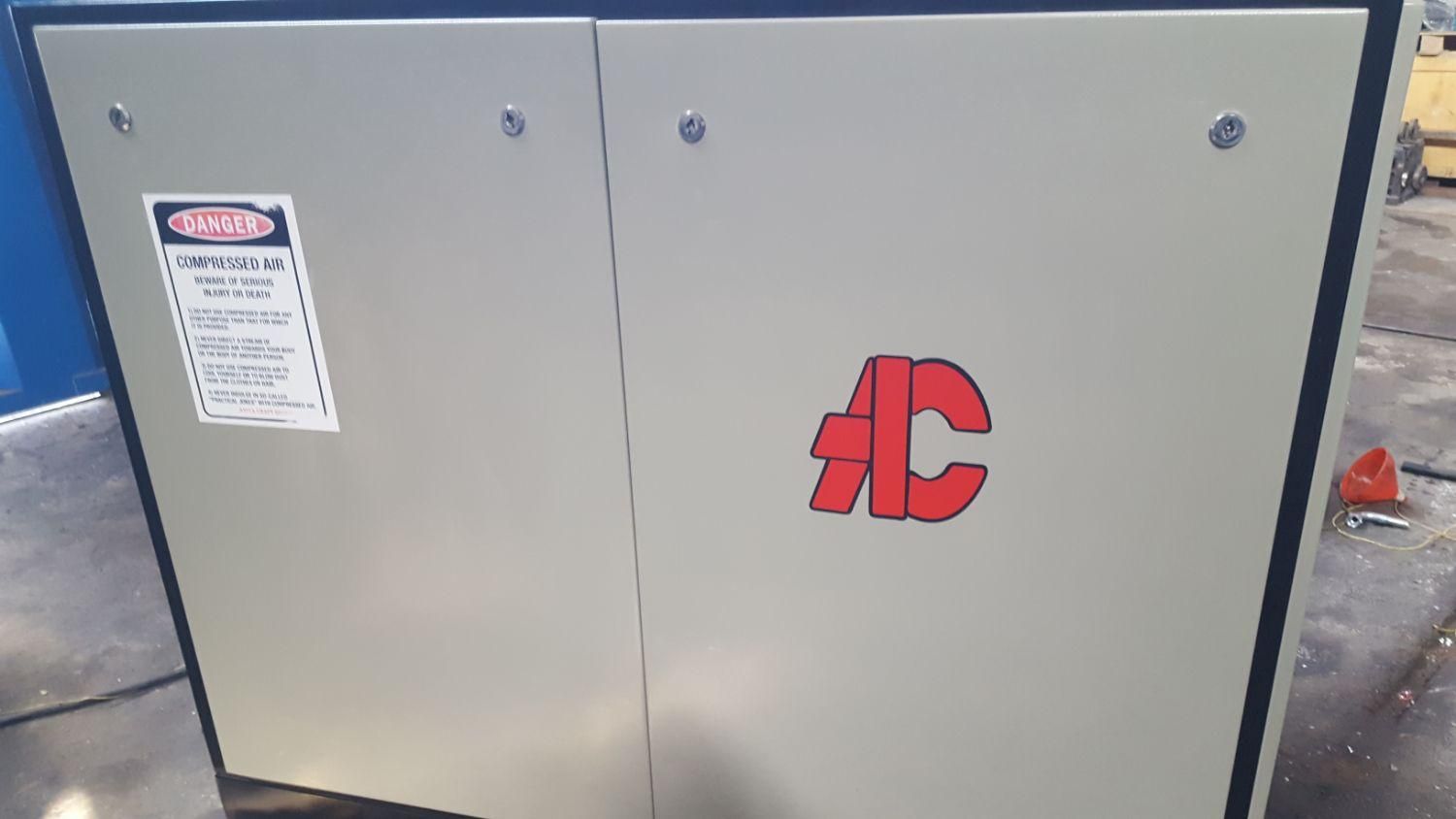 کمپرسور اسکرو ۱ متر تا ۱۰۰ متر مکعب درایر اینورتر|ماشین‌آلات صنعتی|اصفهان, آبشار|دیوار