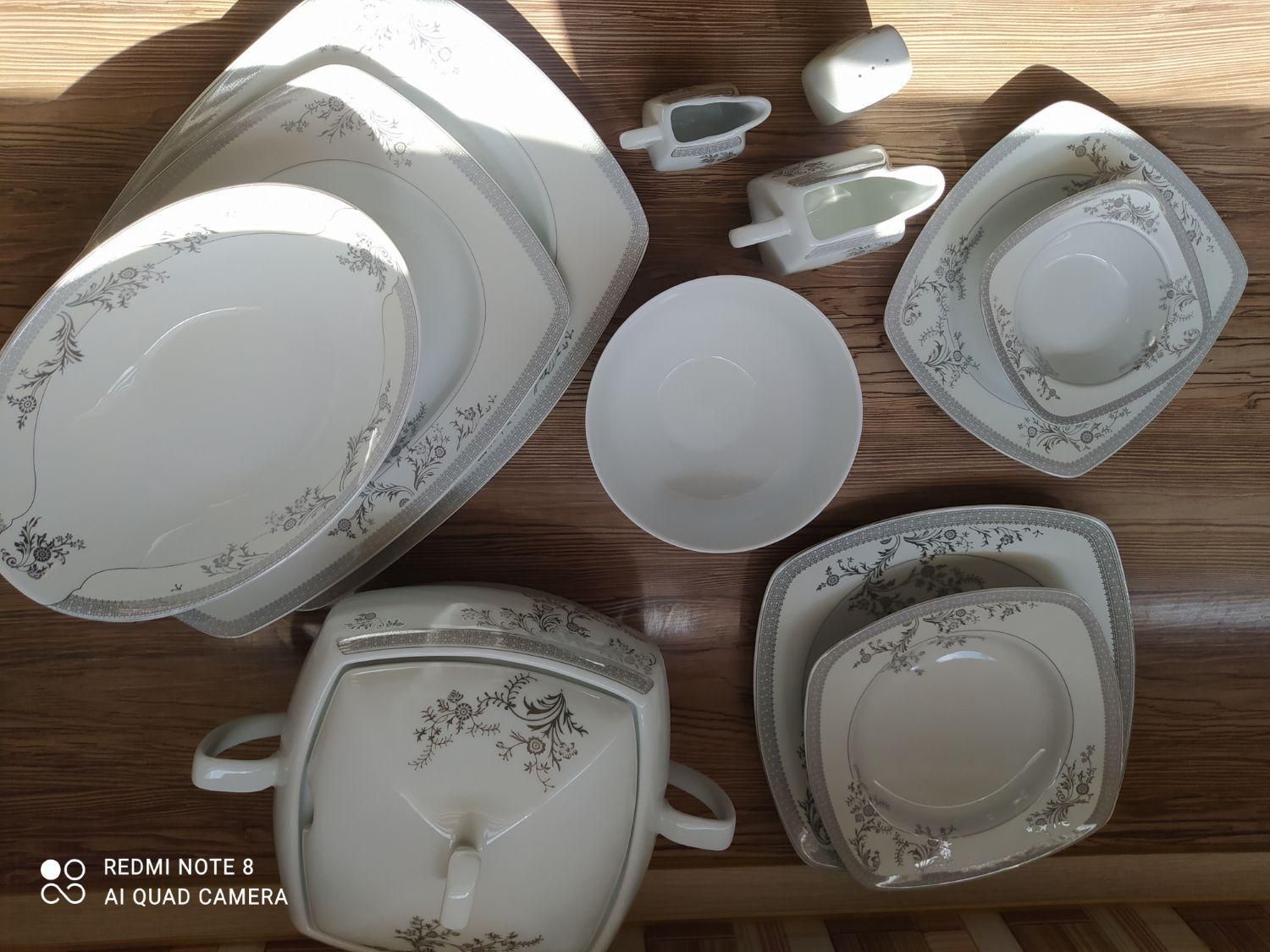 ظروف غذا خوری چینی 18نفره بدون صبحانه خوری|ظروف سرو و پذیرایی|تبریز, |دیوار