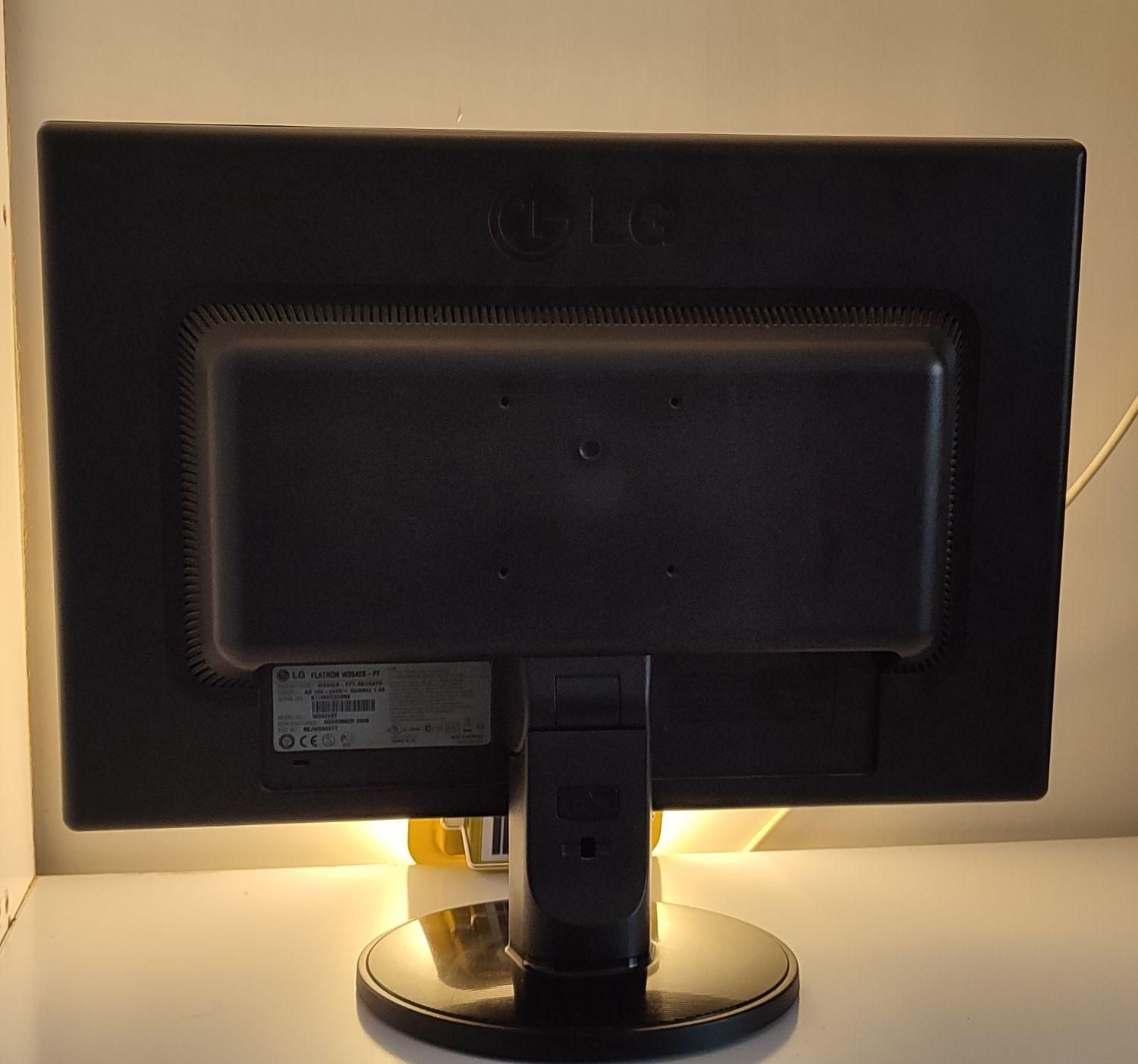 مانیتور ال جی ال سی دی LG LCD|قطعات و لوازم جانبی رایانه|قائم‌شهر, |دیوار