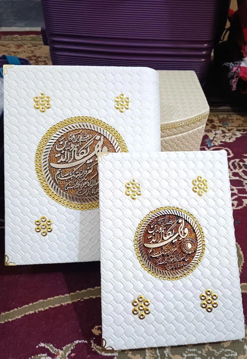 قرآن سفید جعبه دار مدل طلاکوبی شده کاملا نو|کتاب و مجله مذهبی|بوشهر, |دیوار