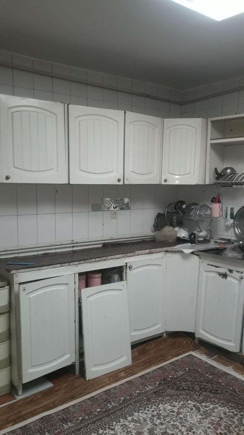 ابچکان وسینگ|آب‌چکان و نظم‌دهنده ظروف|نیشابور, فرح بخش|دیوار