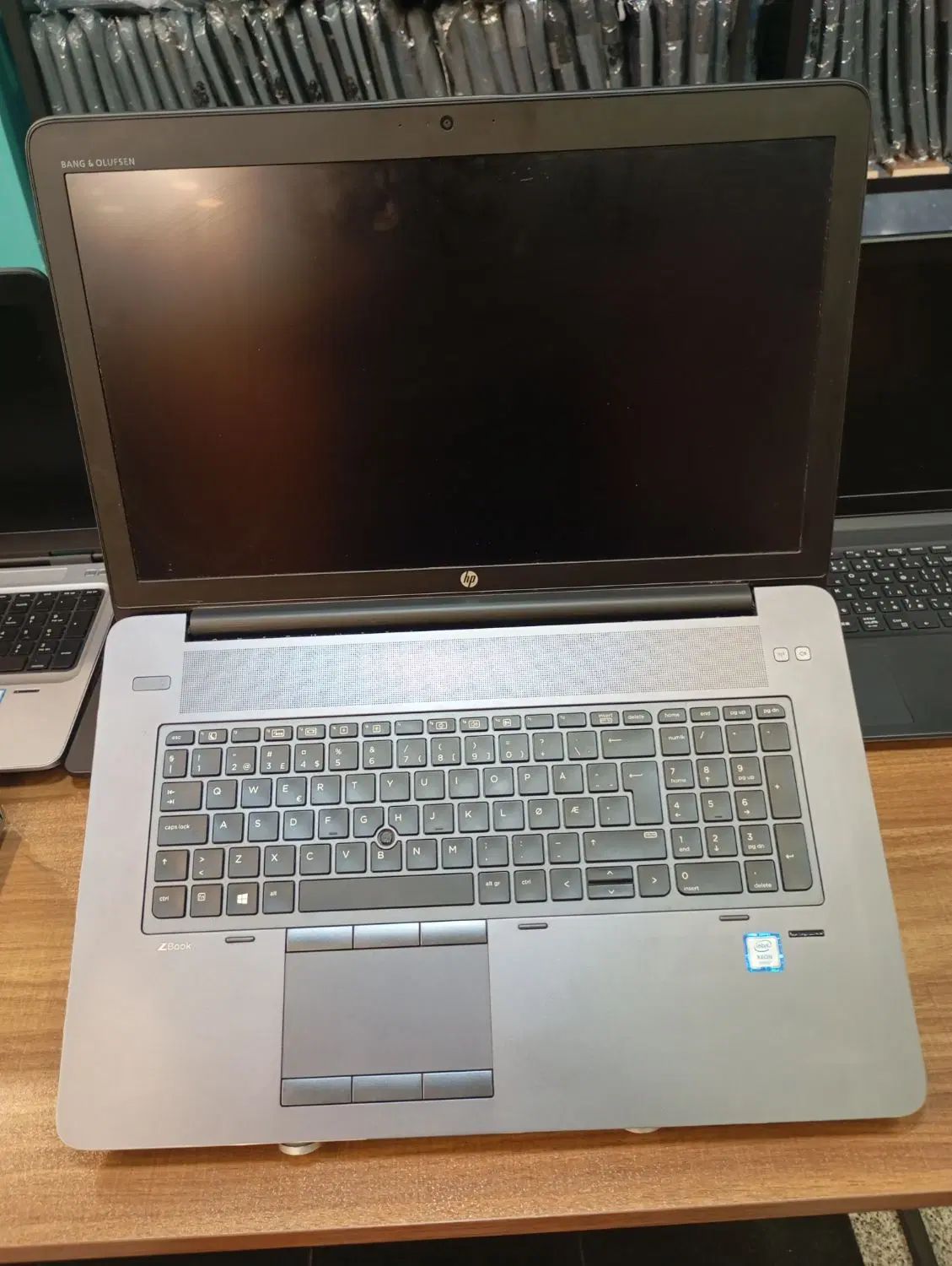 لپ تاپ 8 گیگ گرافیک hp 17 G3|رایانه همراه|تهران, میدان ولیعصر|دیوار