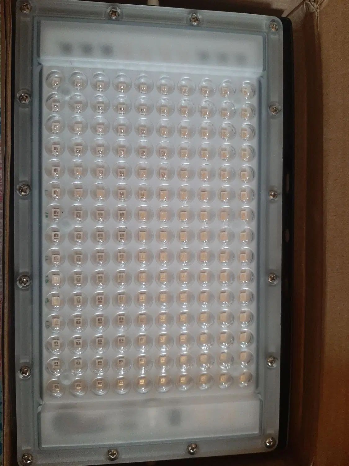 پرژکتور بلک لایت ۳۰۰وات وارداتی|لامپ و چراغ|تهران, صادقیه|دیوار