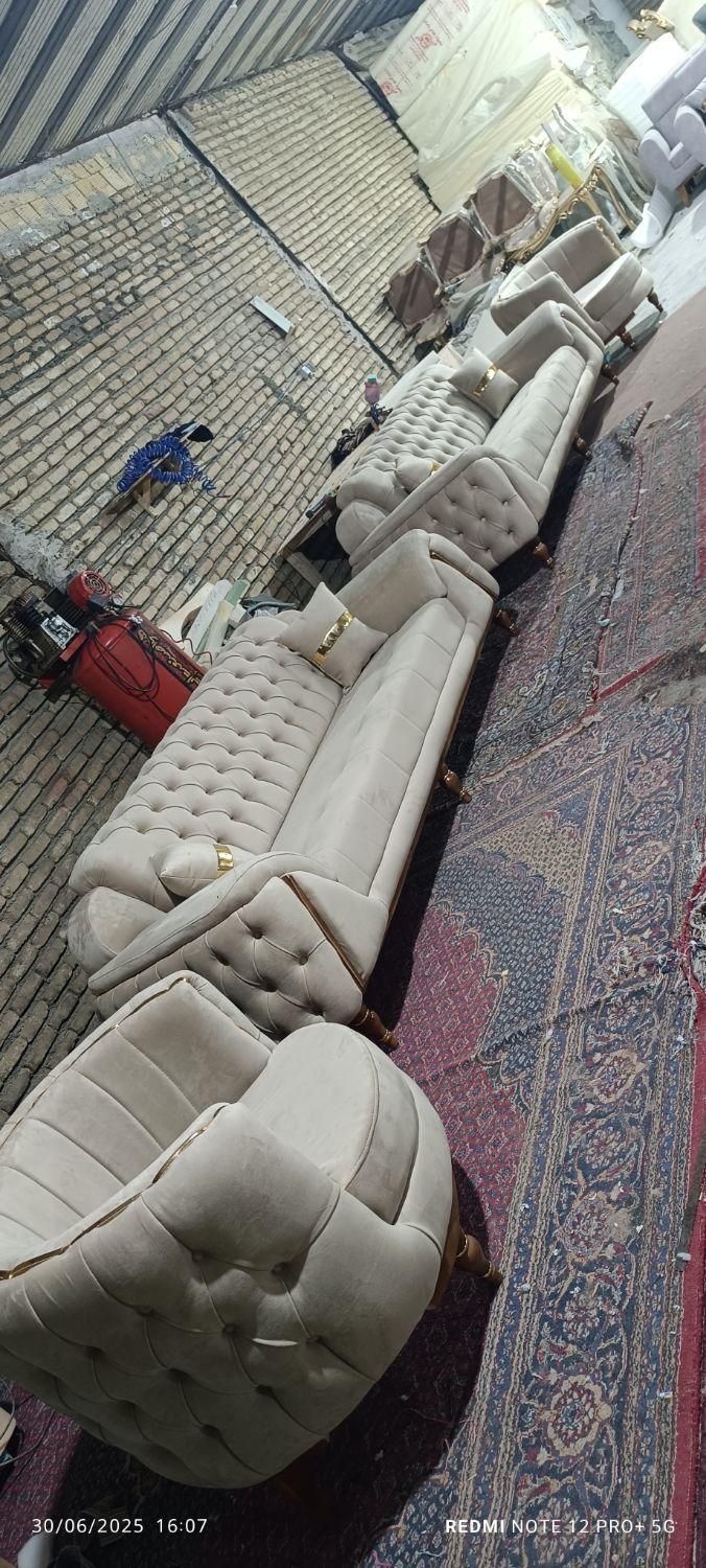 خیاط و رنگکار ماهر مبل نیازمندیم|استخدام صنعتی، فنی، مهندسی|کرمانشاه, |دیوار