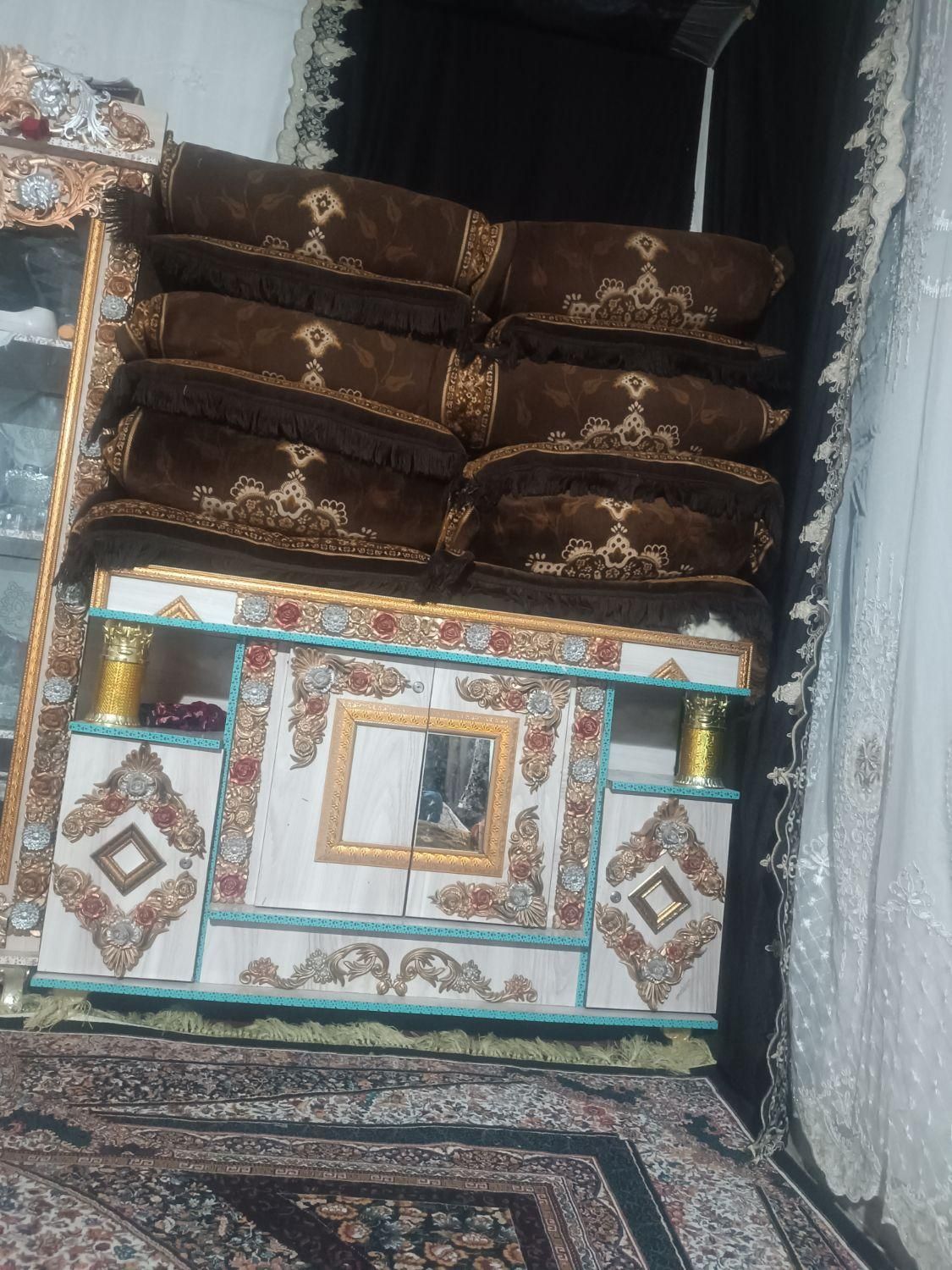 بوفه دوتا هست عکس هم هست|بوفه، ویترین، کنسول|زاهدان, |دیوار