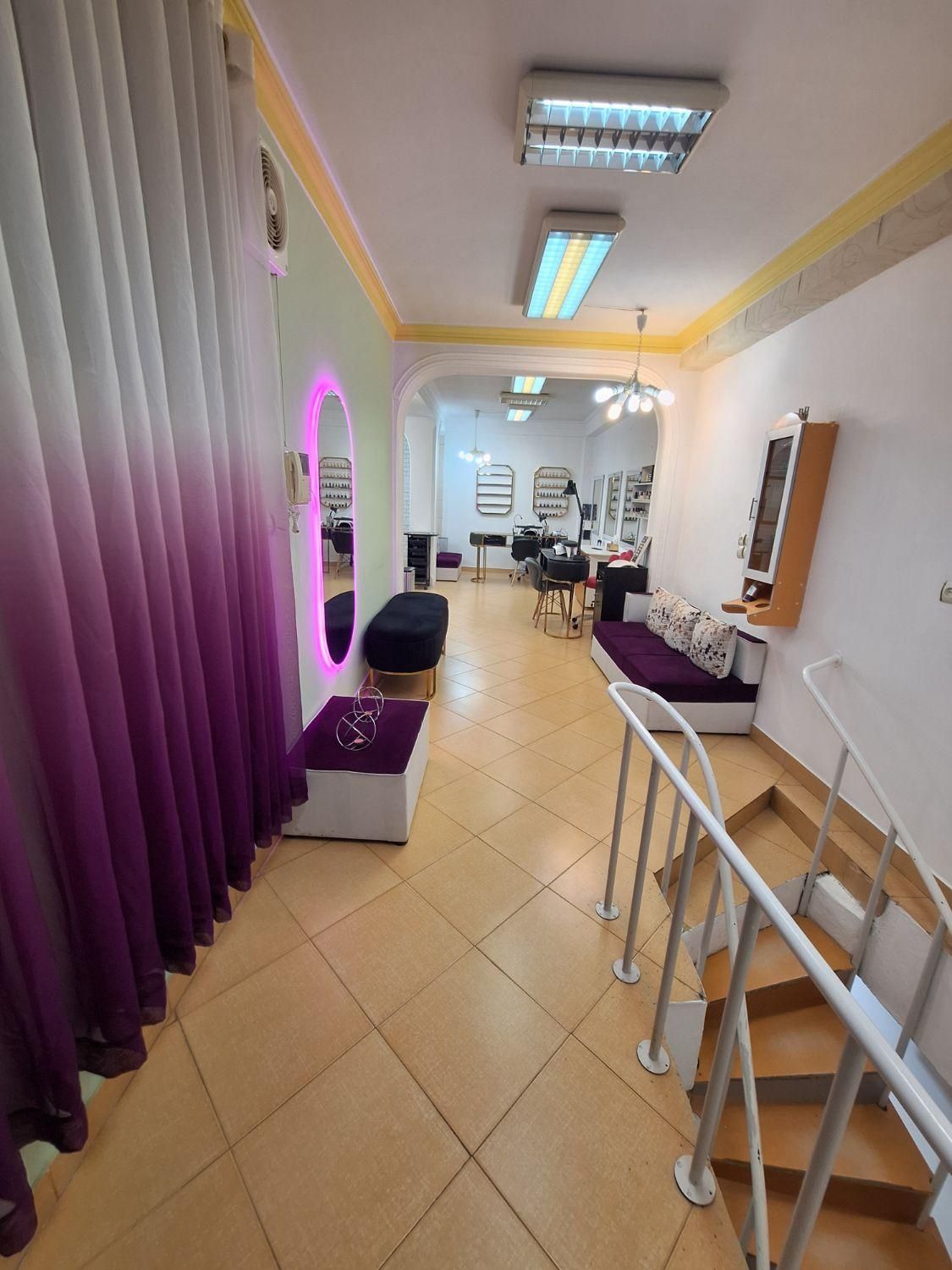 اجاره صندلی سالن زیبایی ماریا|خدمات آرایشگری و زیبایی|بندر انزلی, امامزاده|دیوار