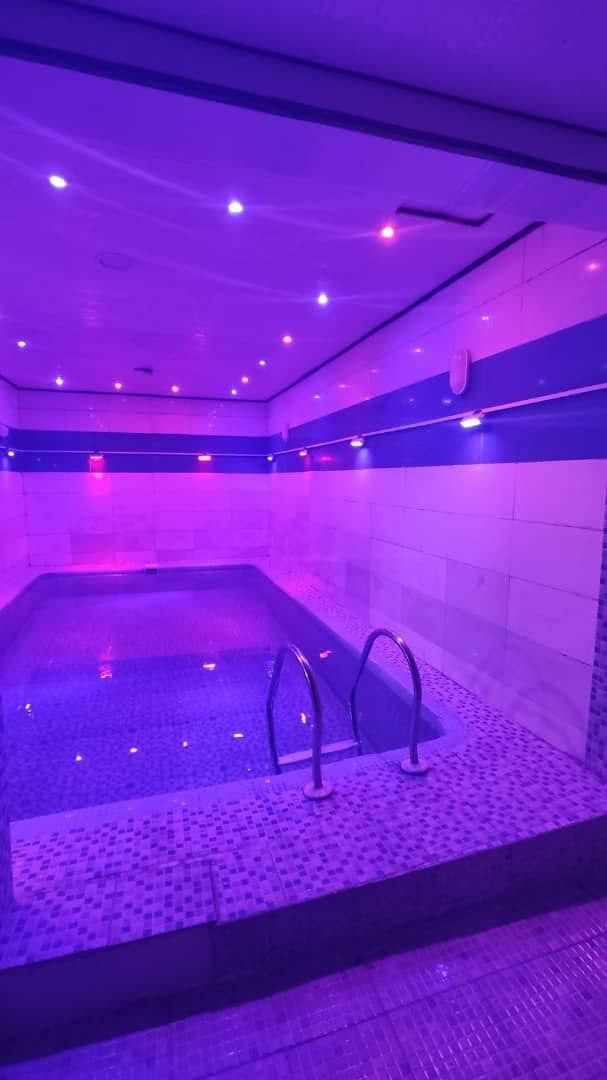 ویلا دو خواب استخر دار نزدیک ساحل|اجارهٔ کوتاهمدت ویلا و باغ|بندر انزلی, معلم|دیوار