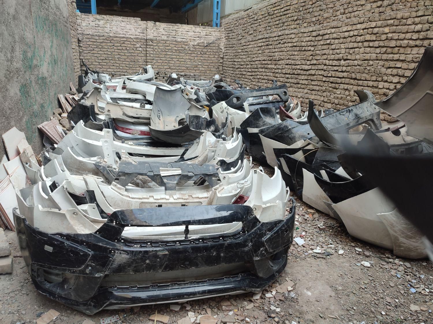 سپر و جلو پنجره و چراغ استوک. تماس 8 صبح تا 8شب|قطعات یدکی و لوازم جانبی|مشهد, گلبرگ شمالی|دیوار