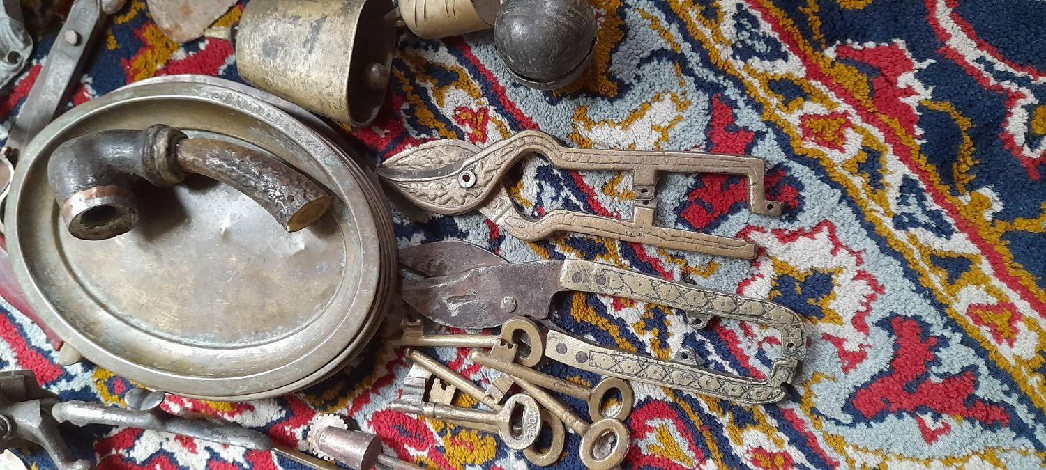 ظروف مسی و برنجی قدیمی یکجا|کلکسیون اشیاء عتیقه|زنجان, |دیوار