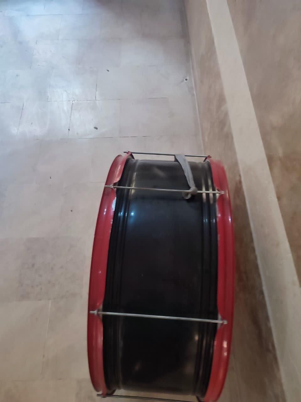 طبل نو نو صدا بلند|درام و پرکاشن|اندیشه, |دیوار