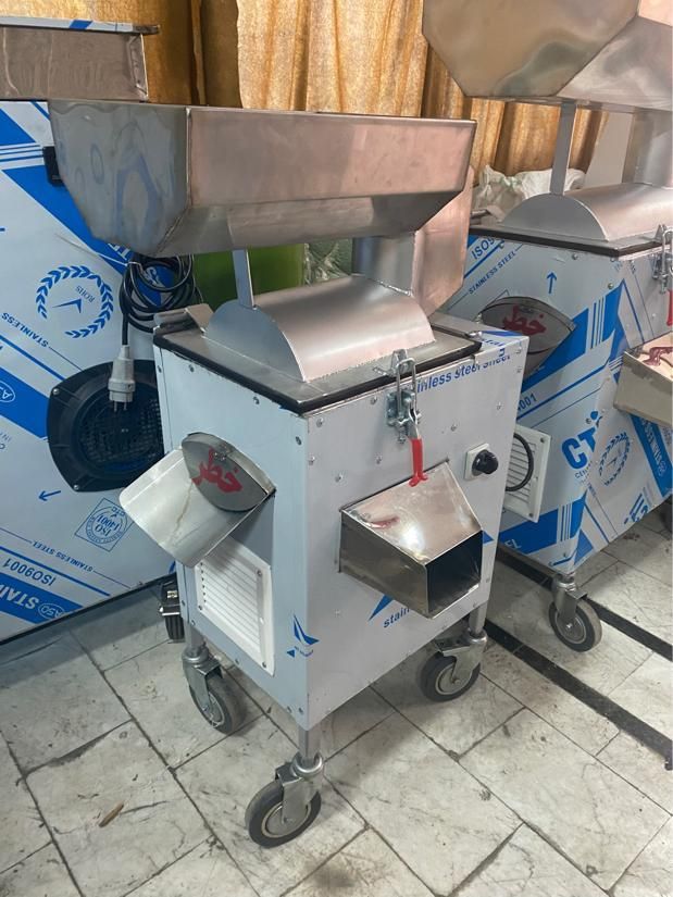 +دستگاه آبگوجه گیری + دستگاه آب گوجه گیر .+ رب گیر|ماشین‌آلات صنعتی|اصفهان, سنبلستان|دیوار
