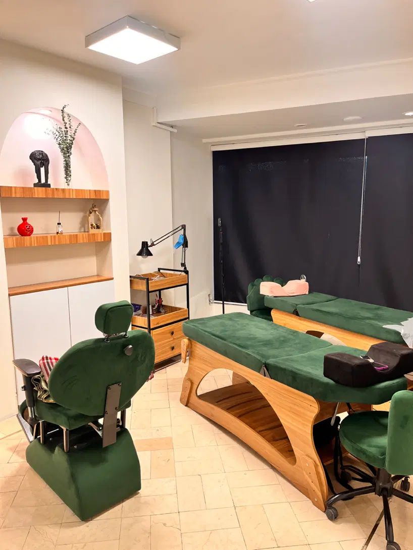 استخدام مژه کار و ناخن کار حرفه ای|استخدام درمانی، زیبایی، بهداشتی|تهران, بهجت‌آباد|دیوار