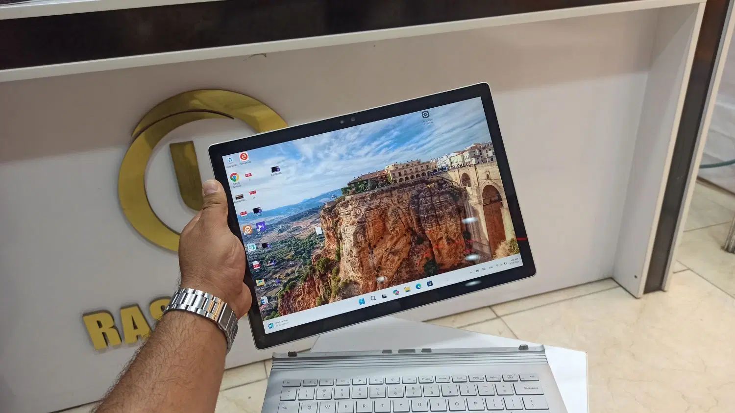 لپ تاپ تبلت شو surface book 2 گرافیک دار|رایانه همراه|سبزوار, پاسداران|دیوار