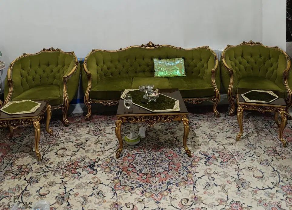 سرویس مبل ۷ نفره سبز اروپایی سرگل ورق طلا  در حدنو|مبلمان خانگی و میز عسلی|تهران, نیروی هوایی (پیروزی)|دیوار