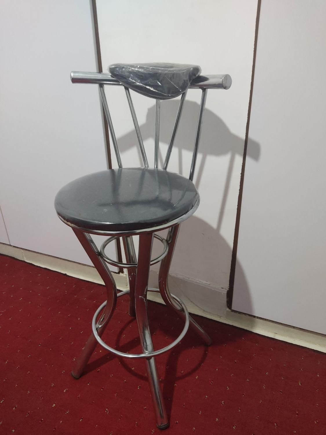 صندلی پایه بلند|صندلی و نیمکت|صدرا-فارس, فاز ۲|دیوار