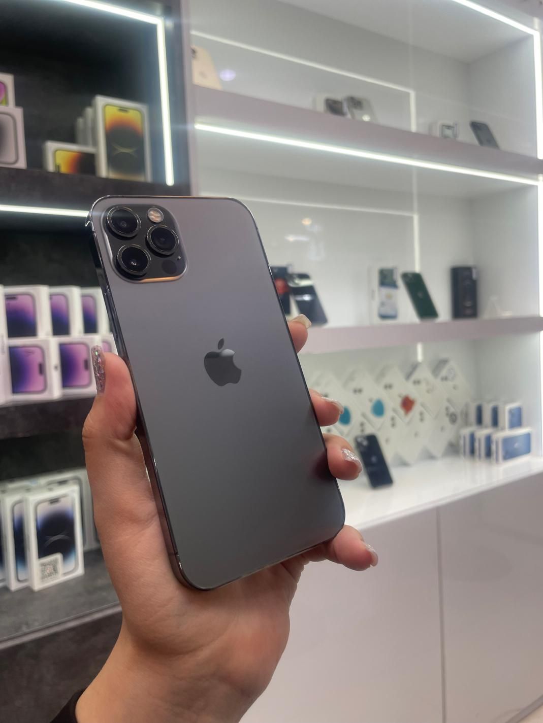iPhone 12 Pro/مشکی/za/256g.|موبایل|اصفهان, احمدآباد|دیوار