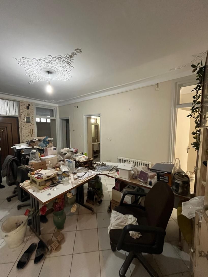 ۲۳۰متر/۳خواب/۲۰۰متر‌حیاط‌ اختصاصی/بر اصلی|فروش دفتر کار، اتاق اداری، مطب|تهران, فاطمی|دیوار