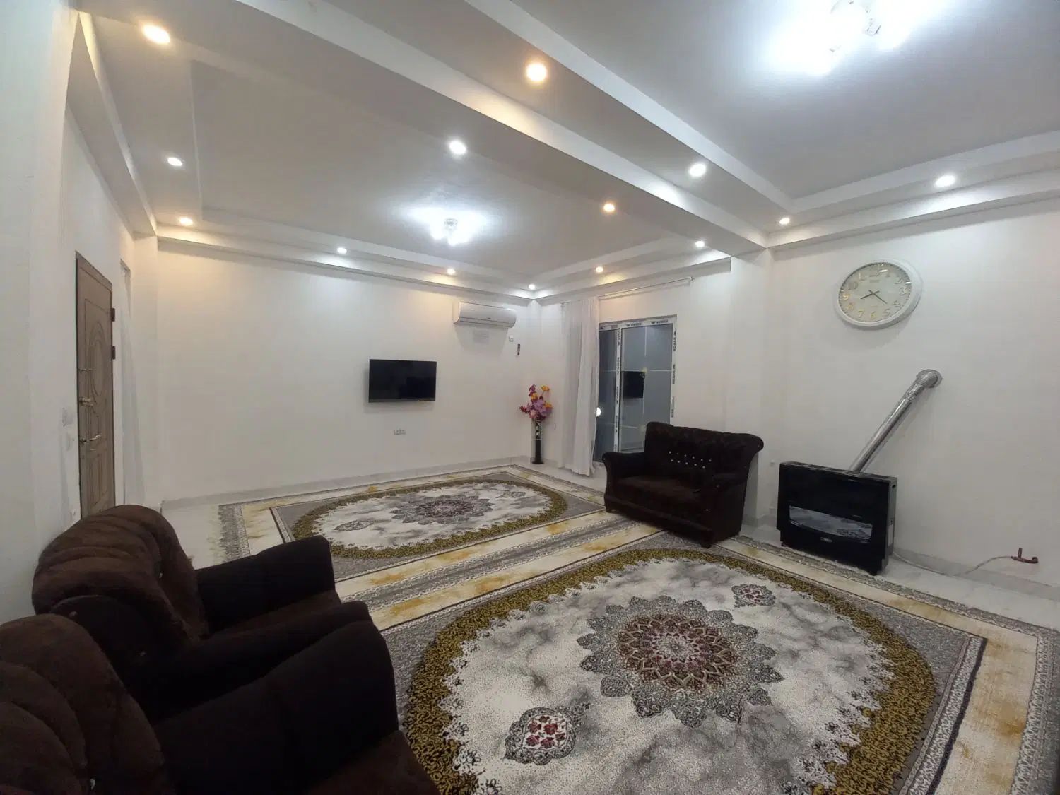 اجاره روزانه ویلا نوساز و تمیز در 300 متری دریا|اجارهٔ کوتاه‌مدت ویلا و باغ|اسالم, |دیوار