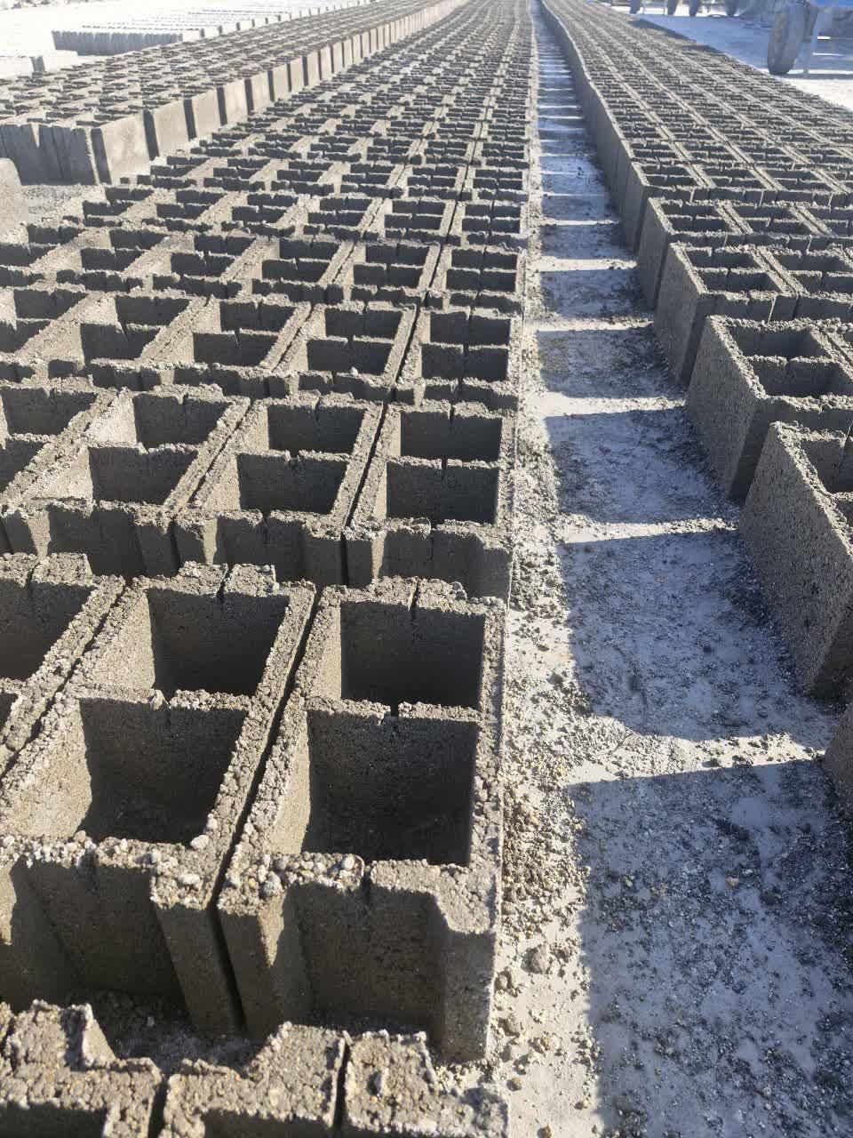 اکیب بلوک زن و کارگرربارگیری تخلیه|استخدام معماری، عمران و ساختمانی|قم, چهار مردان|دیوار