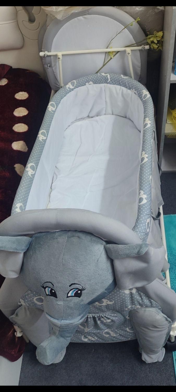 تخت و گهواره|تخت و صندلی بچه|رباط‌کریم, شترخوار|دیوار