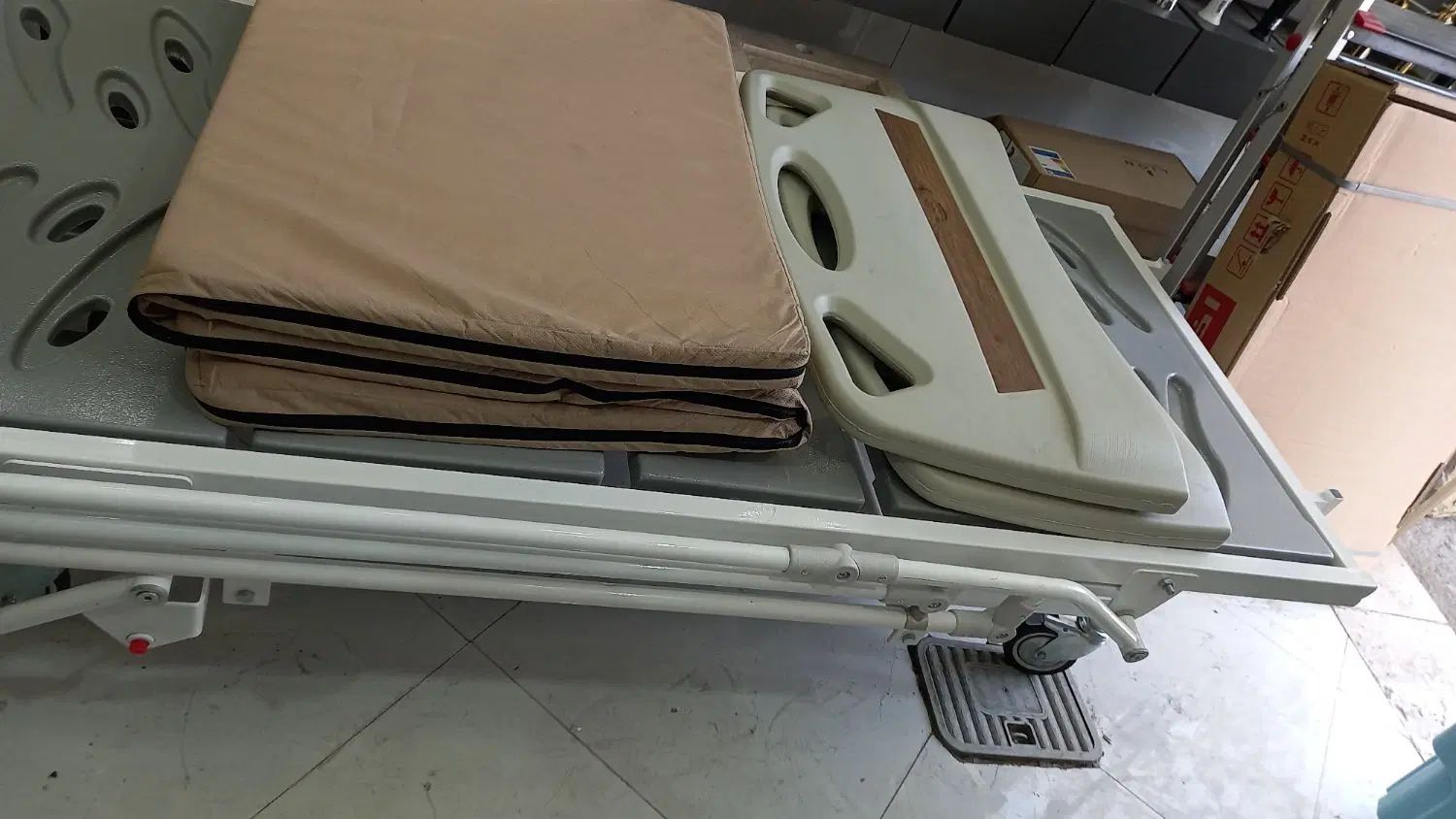 تخت بیمارستانی  دستی همراه تشک مواج برقی|آرایشی، بهداشتی، درمانی|تهران, صاحب الزمان|دیوار