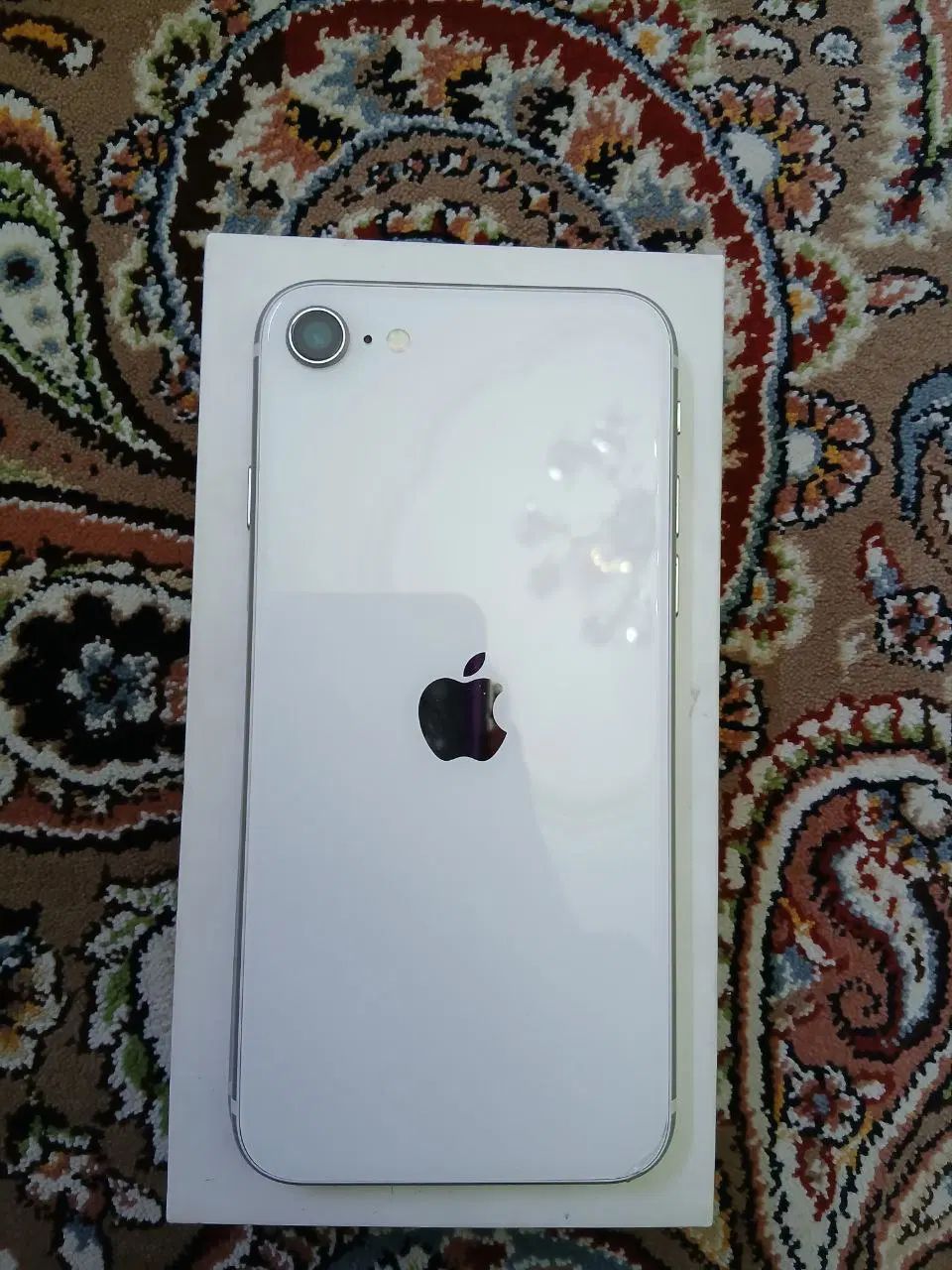 اپل iPhone SE (2020) با حافظهٔ ۶۴ گیگابایت|موبایل|تهران, سلسبیل جنوبی|دیوار