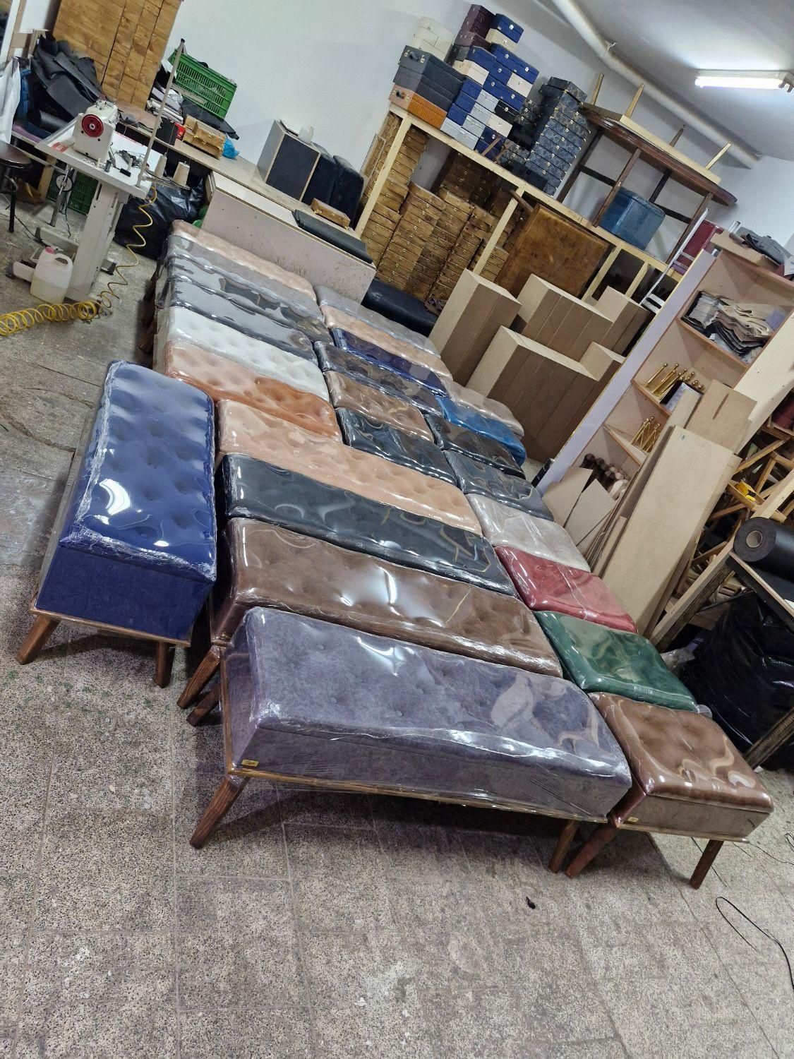 پاف و نیمکت و پاف بیضی|صندلی و نیمکت|تبریز, |دیوار