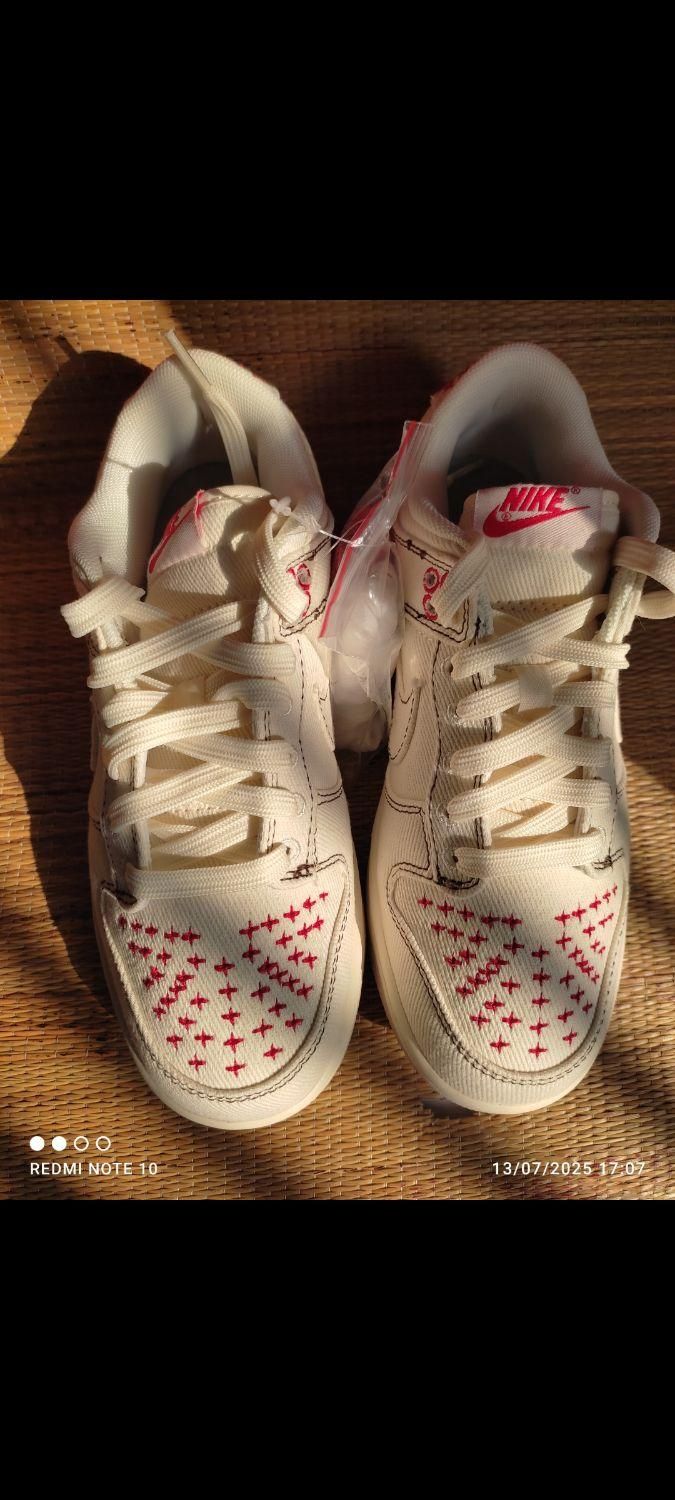 کفش کتونی|کیف، کفش، کمربند|بندر گناوه, |دیوار