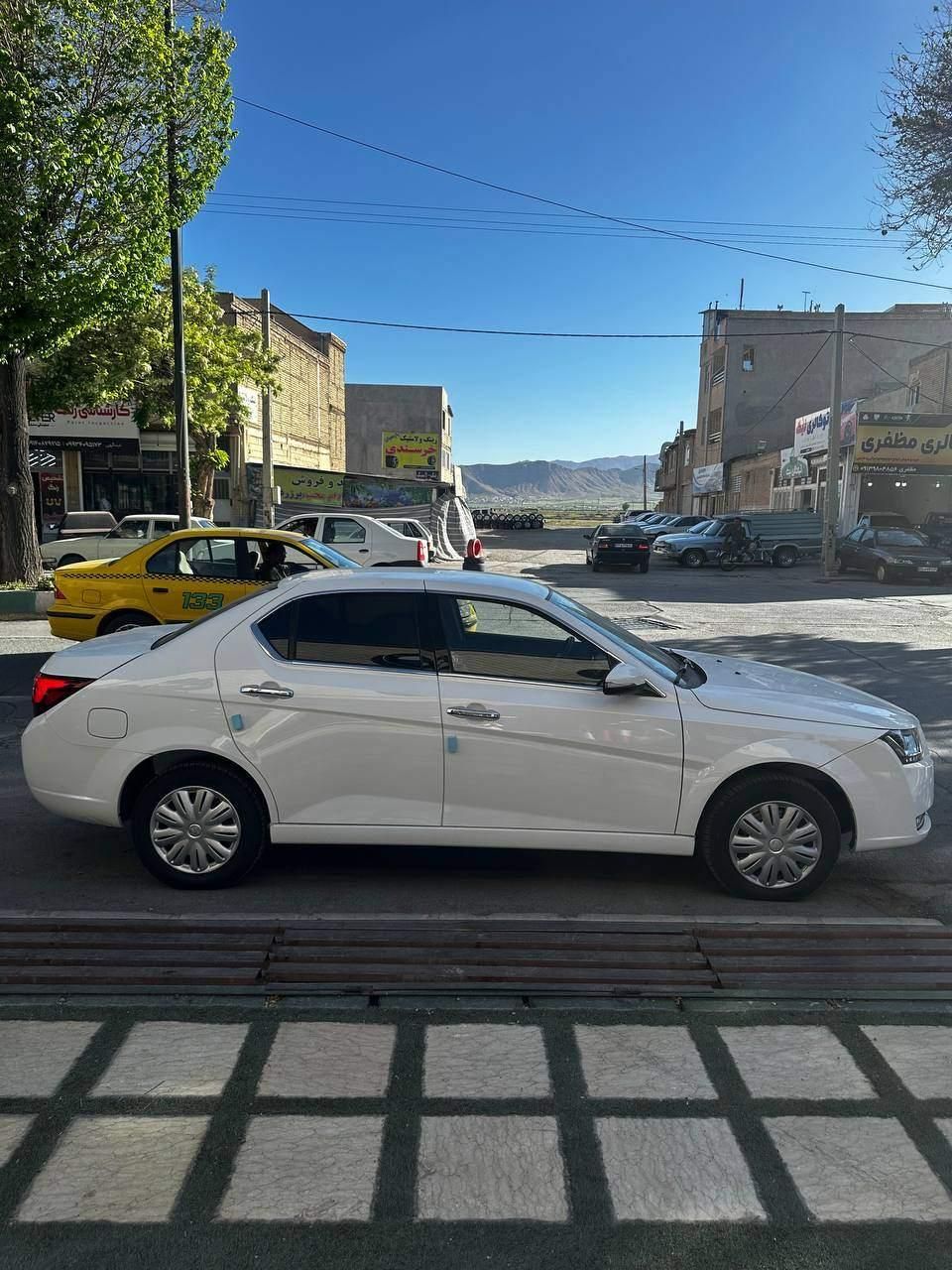 دنا پلاس 5 دنده EF7، مدل ۱۴۰۴ سفید|خودرو سواری و وانت|شهرکرد, |دیوار