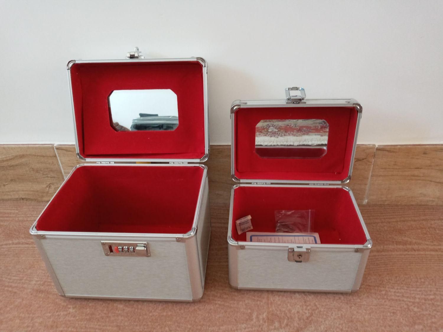 جعبه آرایشی واسباب بازی وساعت مچی وکیف|کیف، کفش، کمربند|مرند, |دیوار