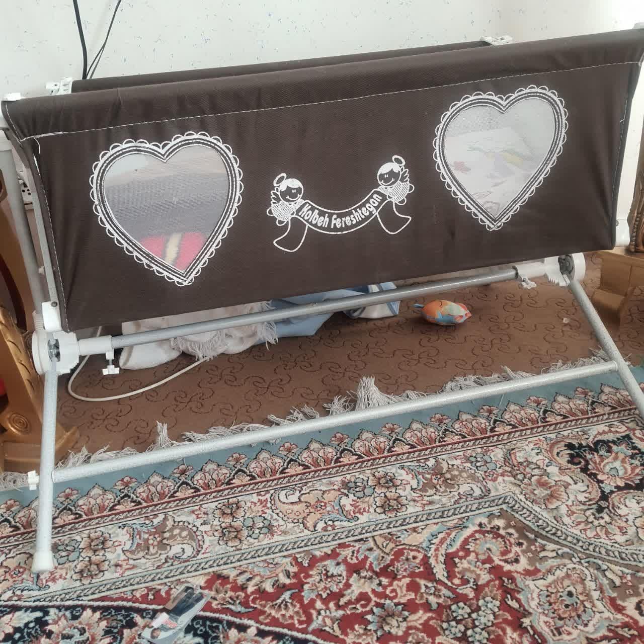 گهواره|کفش و لباس بچه|خمینی‌شهر, |دیوار