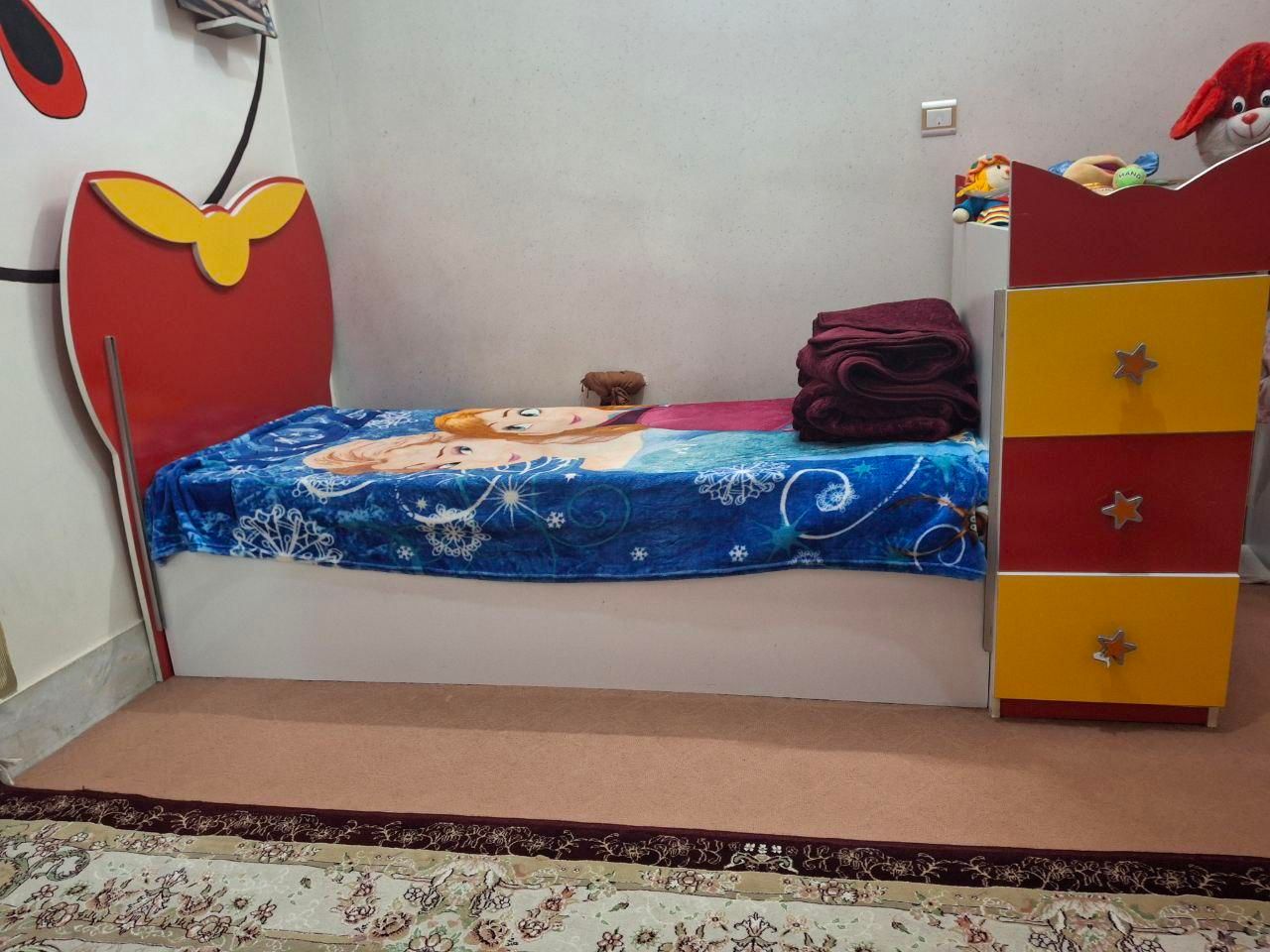 تخت وکمد کودک ونوجوان|تخت و سرویس خواب|پیر بکران, |دیوار