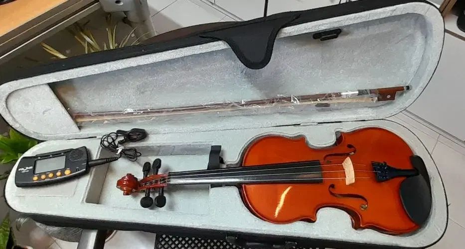 ویولن amati 100 اماتی ۱۰۰ با مترونوم|ویولن|اصفهان, نقش جهان|دیوار