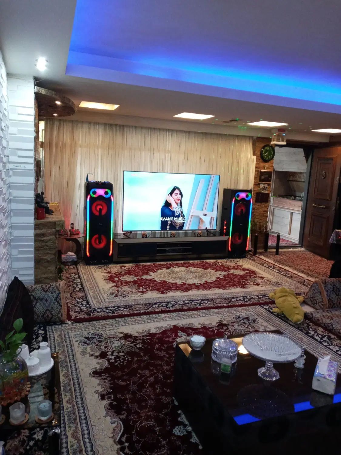 ویلایی نوساز شیک|اجارهٔ کوتاه‌مدت آپارتمان و سوئیت|کرج, شهرک بهارستان|دیوار