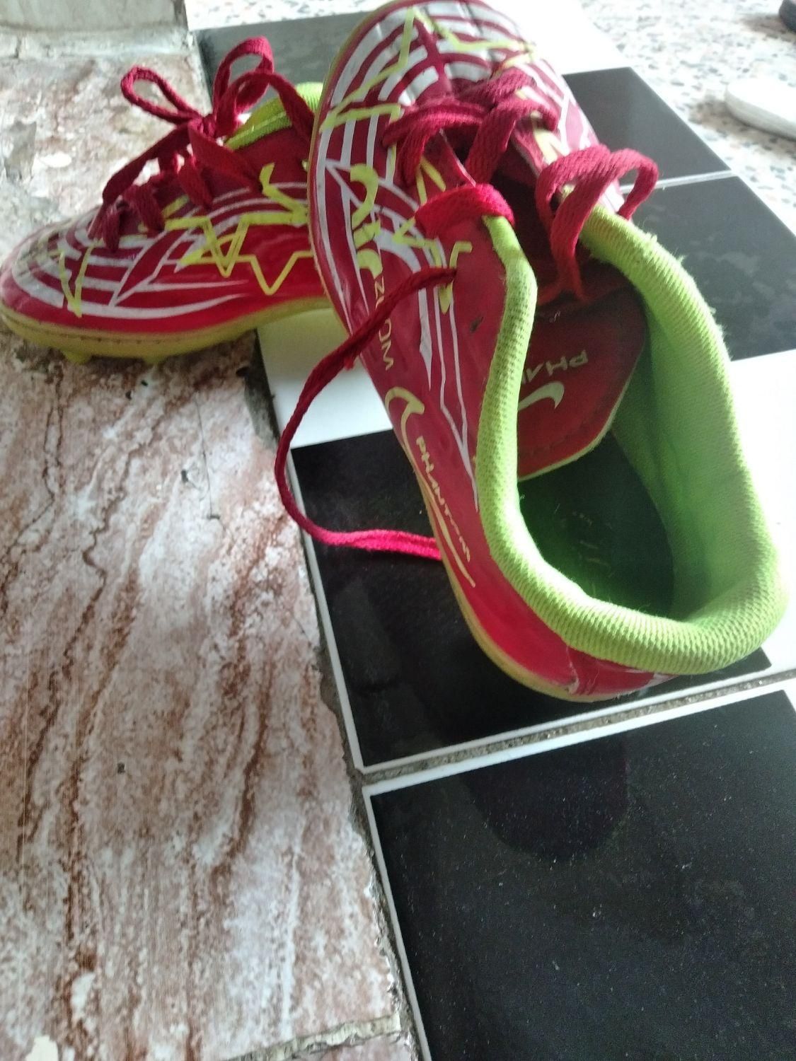 کفش ورزشی|کیف، کفش، کمربند|اندیمشک, |دیوار