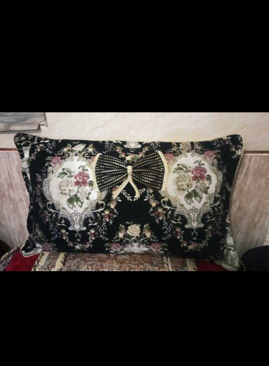 دوخت کاور بالشت وپشتی پذیرفته میشود|رختخواب، بالش، پتو|زاهدان, |دیوار