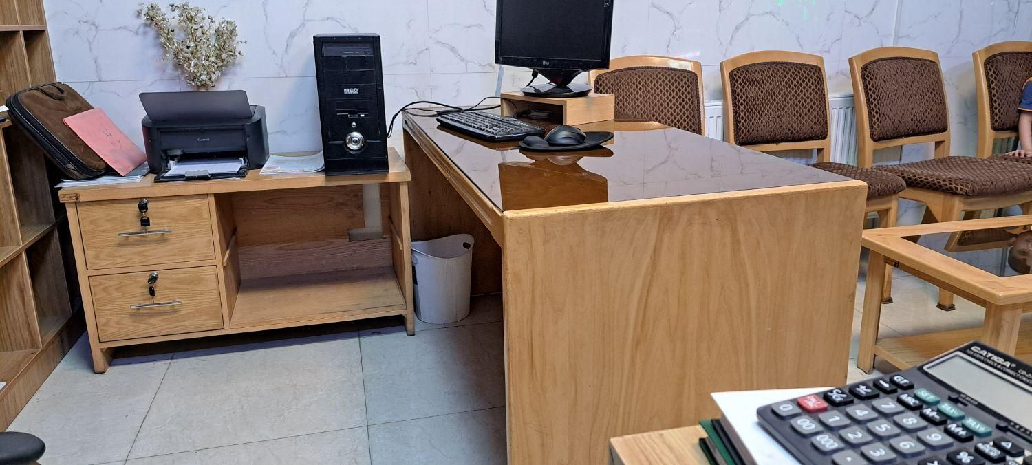 میز مدیریت و صندلی چرخان|دفتر کار|قم, آزادگان|دیوار