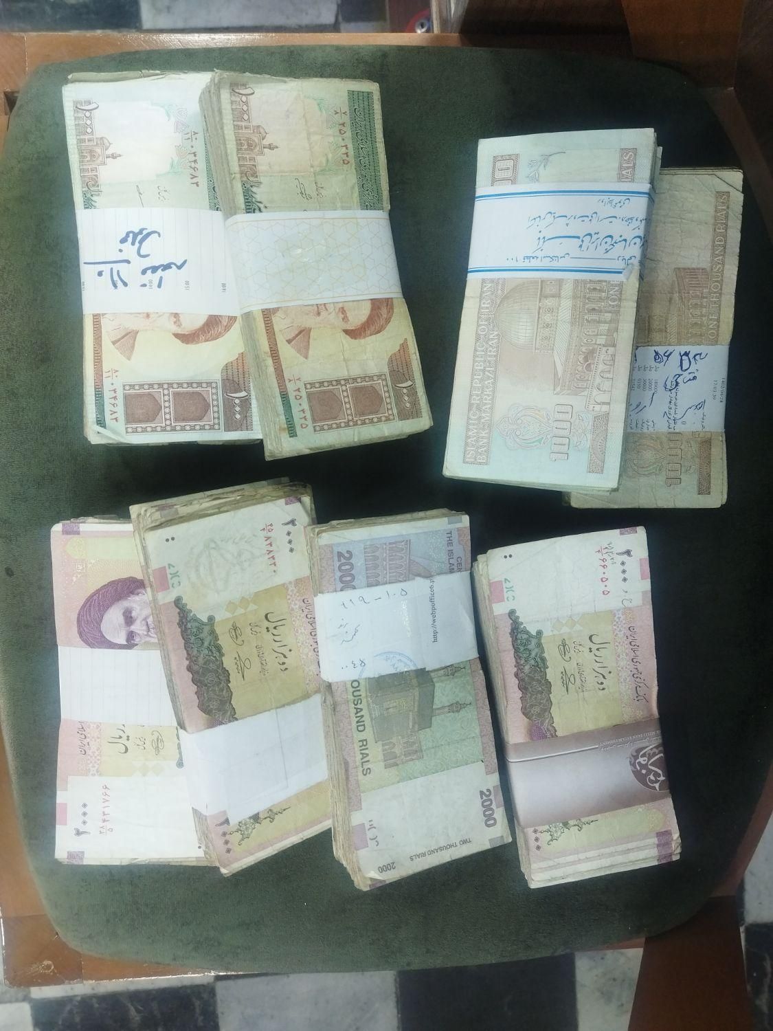 اسکناس کهنه جمهوری ۱۰۰عددی|کلکسیون سکه، تمبر، اسکناس|ارومیه, |دیوار