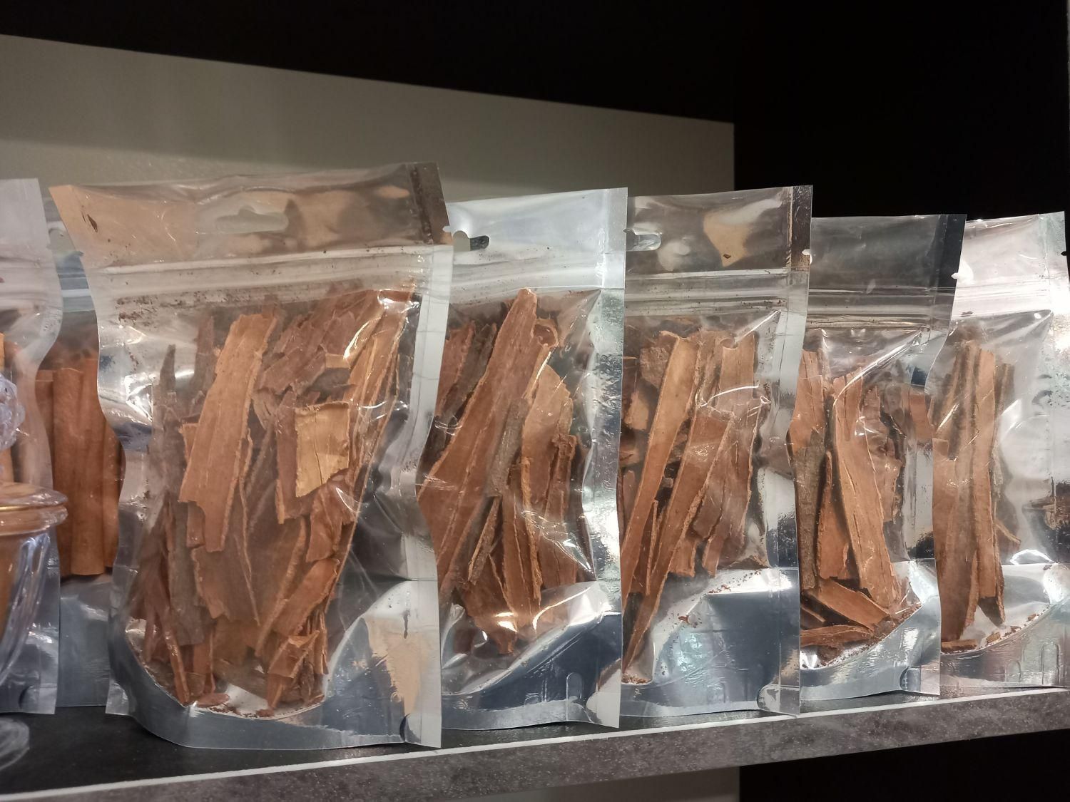 پخش عمده چوب دارچین عطری بسته 40گرمی زعفران|خوردنی و آشامیدنی|تهران, شهر زیبا|دیوار