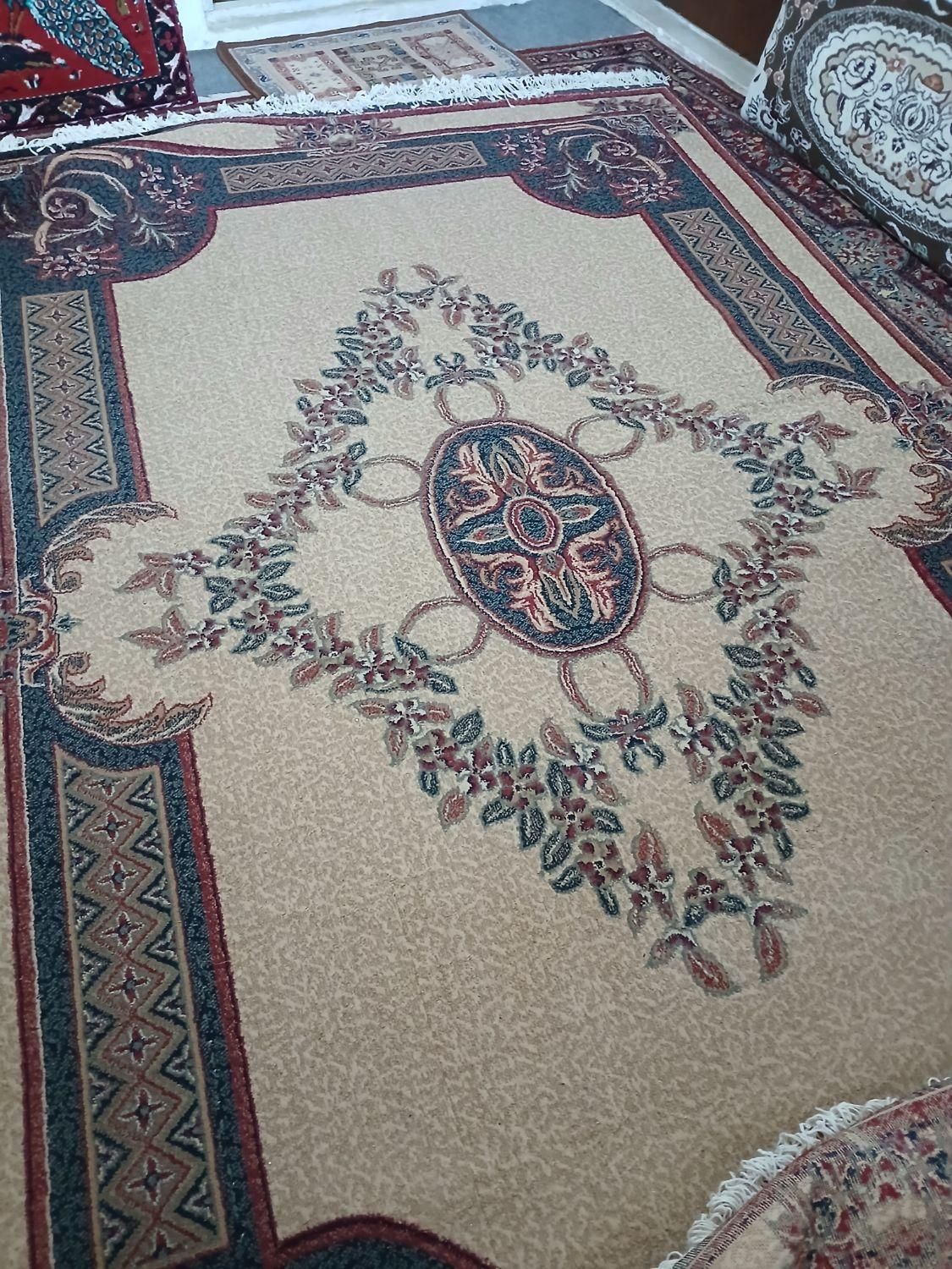 فرش ۶ متری کاملا سالم|فرش|لشت نشا, |دیوار