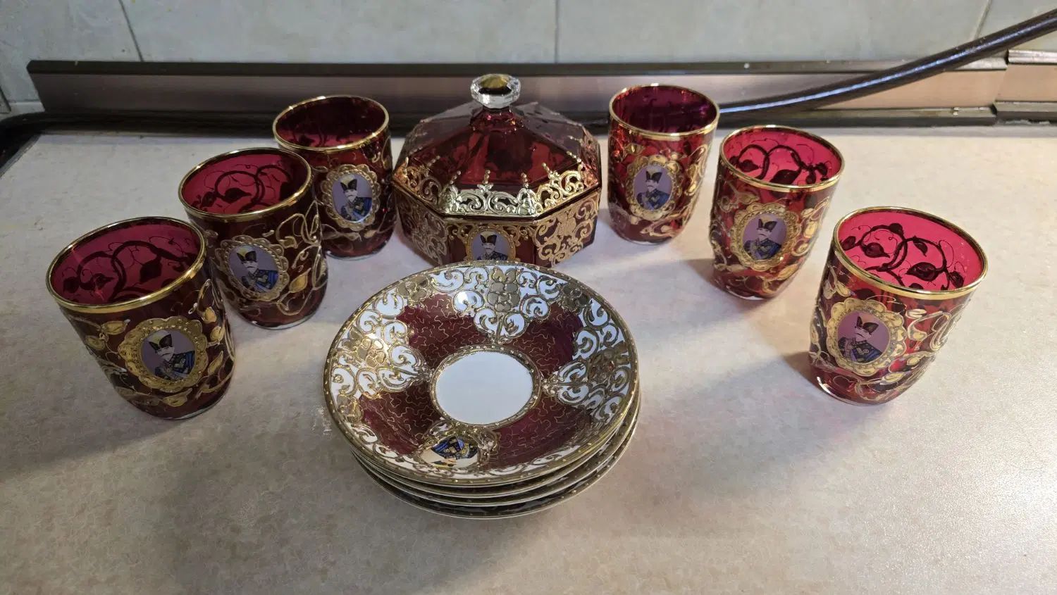 استکان نعلبکی گل برجسته ناصرالدین شاهی|صنایع دستی و سایر لوازم تزئینی|تهران, تهرانپارس غربی|دیوار