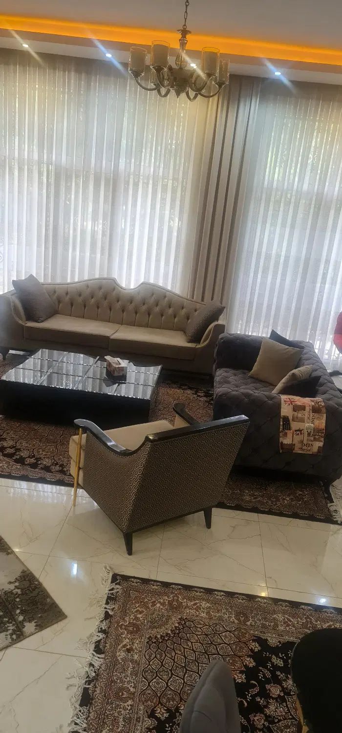 مبلمان ۷ نفره با میز ناهارخوری ۸ نفره و میز جلوش|مبلمان خانگی و میز عسلی|تهران, جردن|دیوار