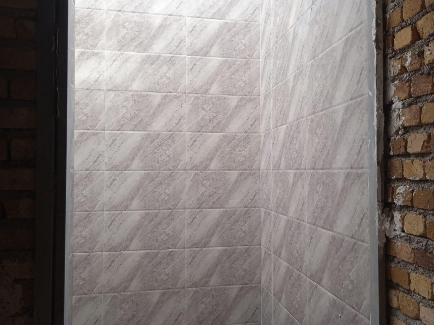 کاشیکاری کاشی وسرامیک وسیمانکاری سیاه وسفید ورش|خدمات پیشه و مهارت|دزفول, |دیوار