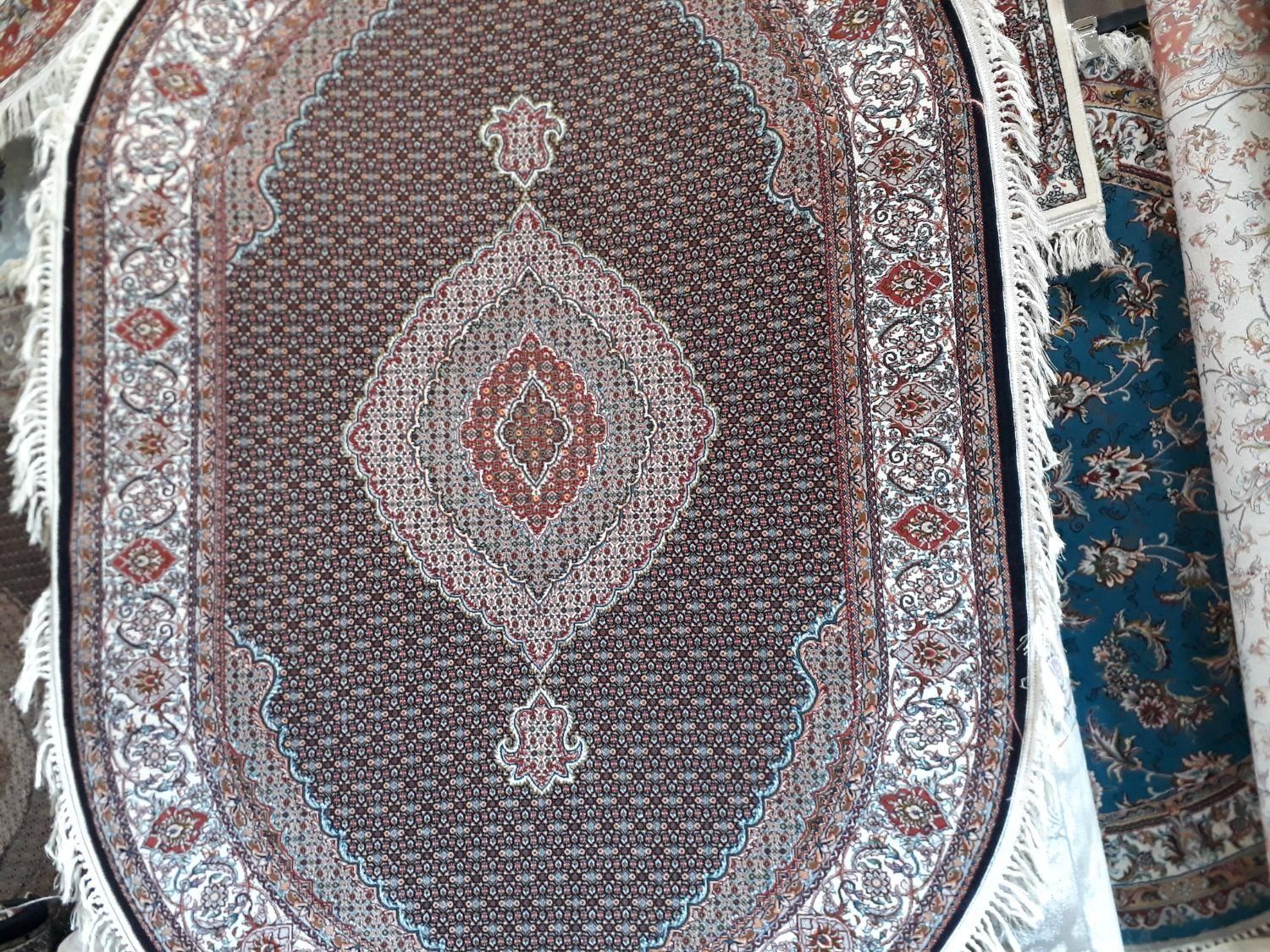 فرش ماهی آشپزخانه سایز ۱/۵×۲/۲۵بیضی۷۰۰ شانه|فرش|تبریز, |دیوار