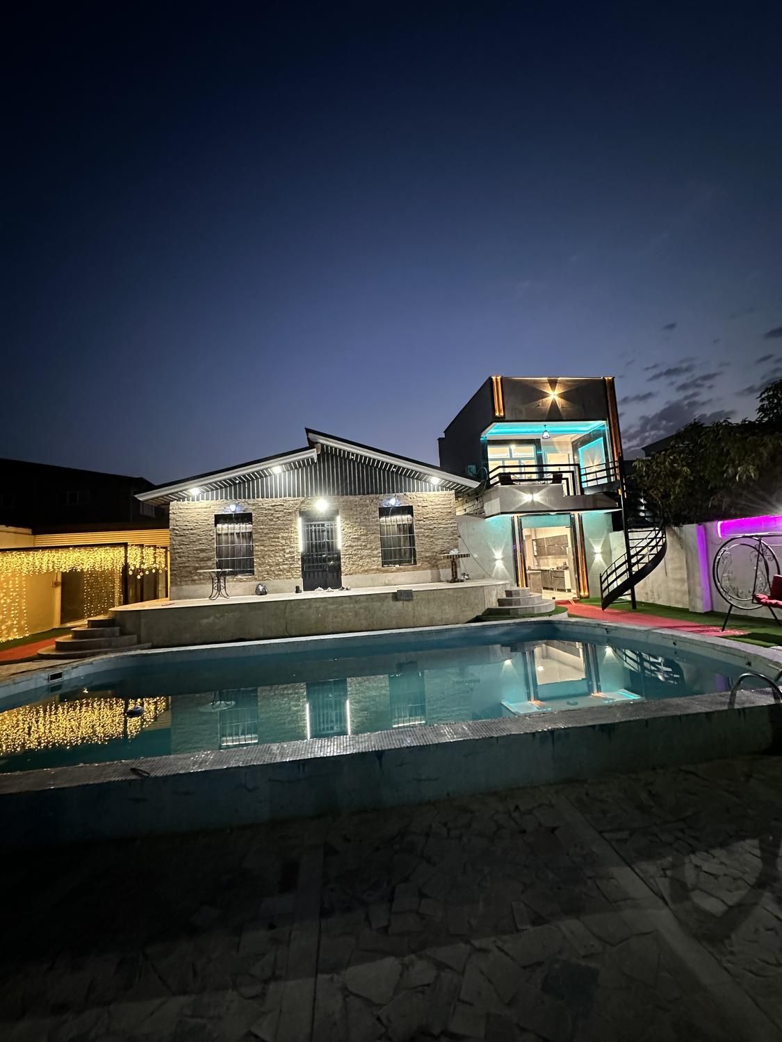 اجاره روزانه باغ ویلا سالن دار|اجارهٔ کوتاه‌مدت ویلا و باغ|کرج, کمال‌شهر|دیوار