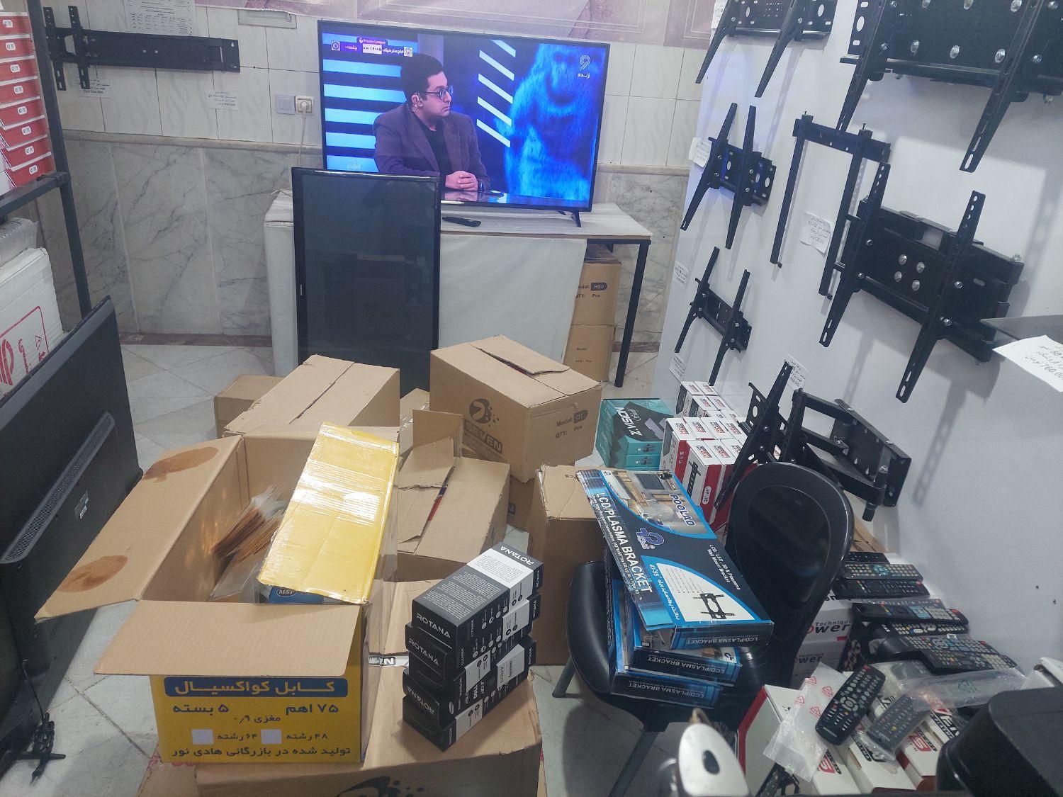 پایه دیواری تلویزیون 32 تا 105 inch معمولی بازویی|میز تلویزیون|مشهد, نرگس (شهرک غرب)|دیوار